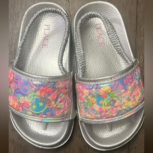 The Children's Place Silver Slides with Pink & Multicolor Confetti Strap
